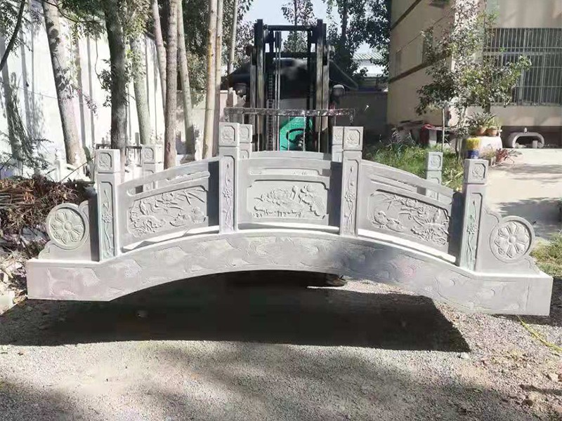 青石欄桿